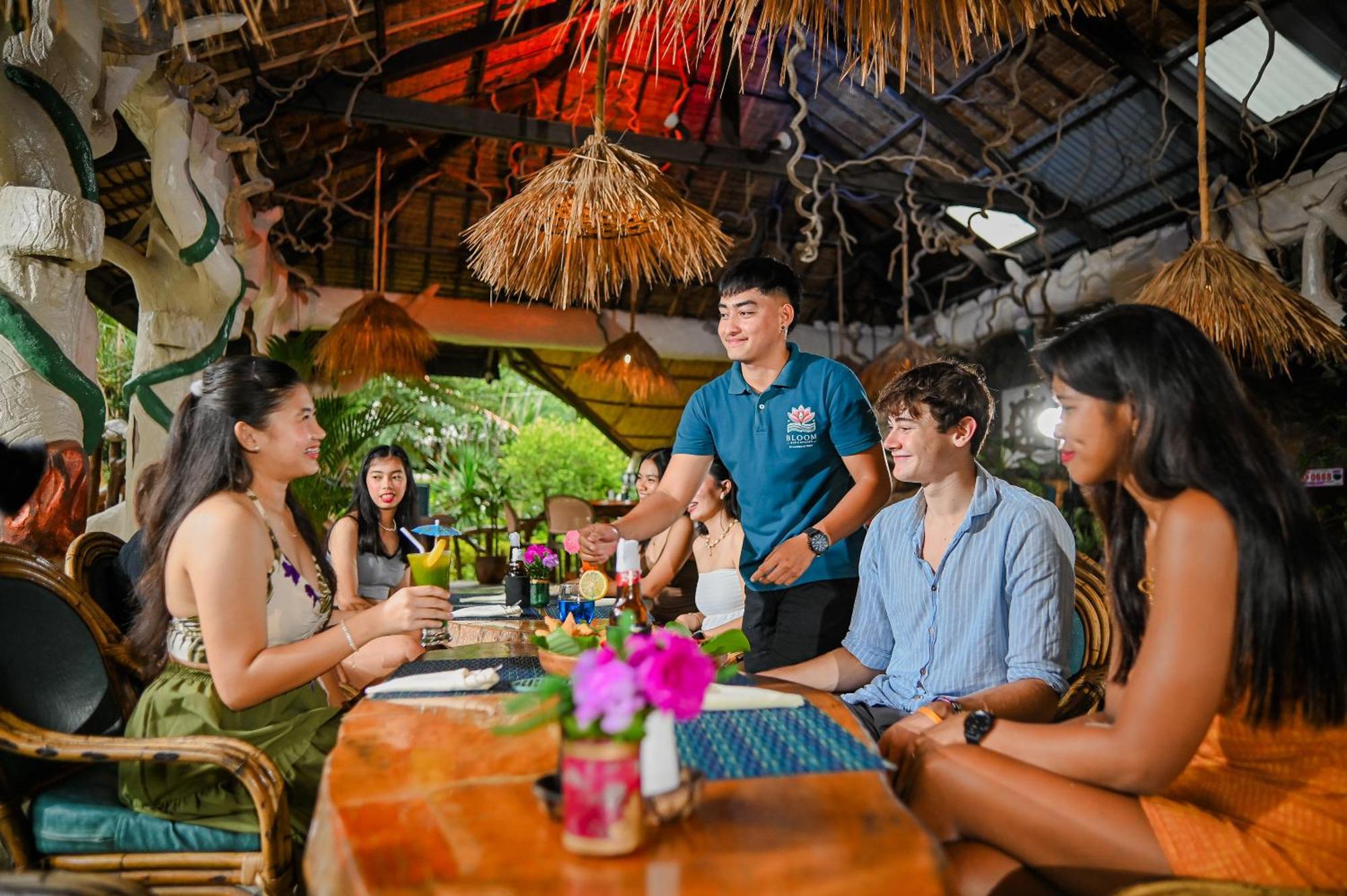 Garden Of Eden Dive Resort Puerto Galera Εξωτερικό φωτογραφία
