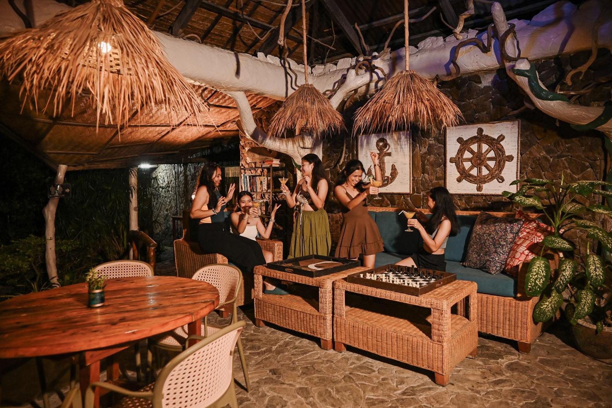Garden Of Eden Dive Resort Puerto Galera Εξωτερικό φωτογραφία